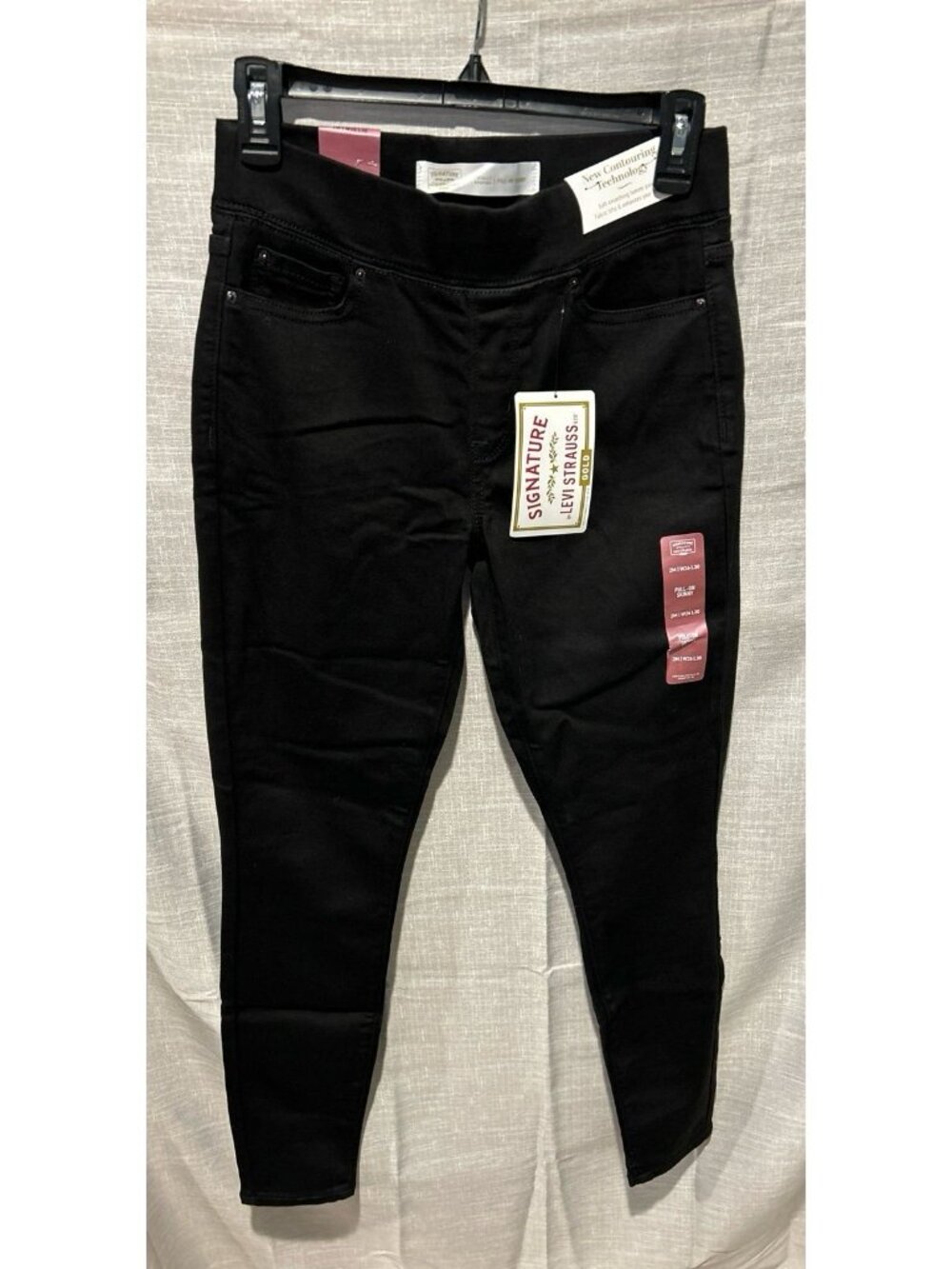 NWT Levi Signature Pull On Skinny Shaping Pants 26x30 Tummy Control Black